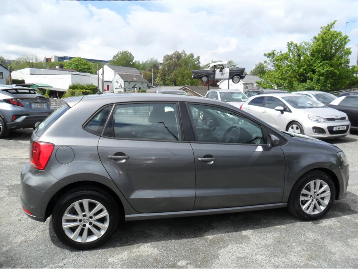 Volkswagen Polo TRENDLINE 1.0 60HP FULL MAIN DEALE - Image 2