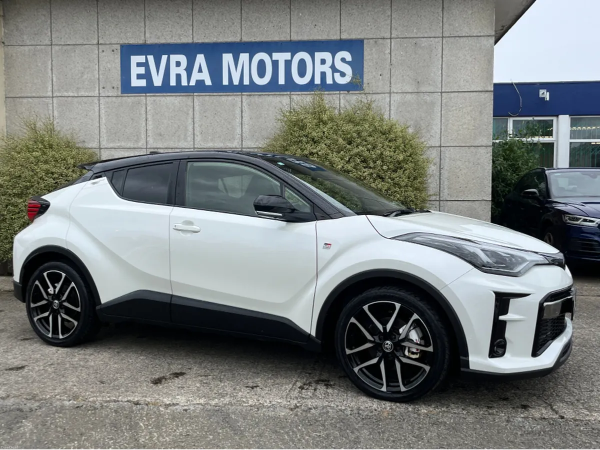 Toyota C-HR GR SPORT AUTOMATIC HYBRID 1.8 PETROL / - Image 3