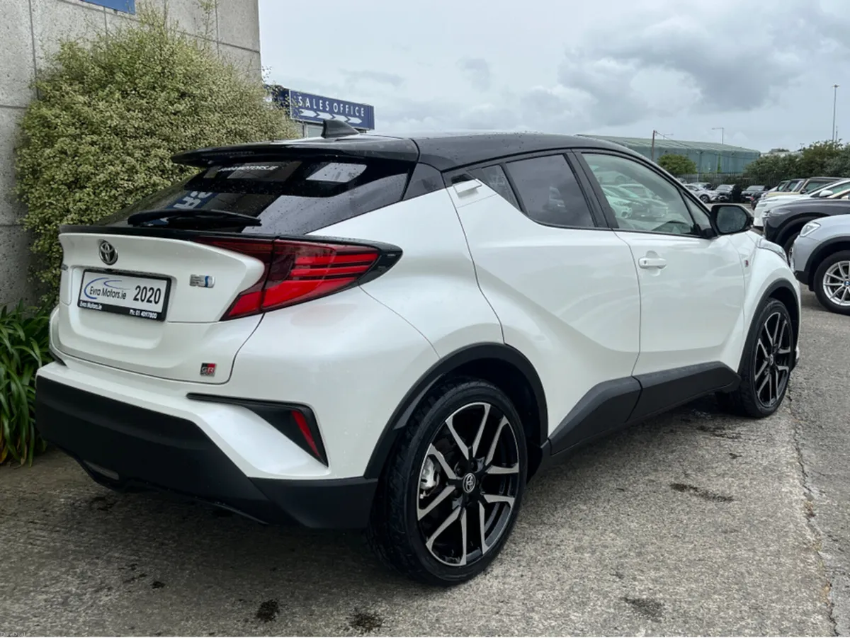 Toyota C-HR GR SPORT AUTOMATIC HYBRID 1.8 PETROL / - Image 4