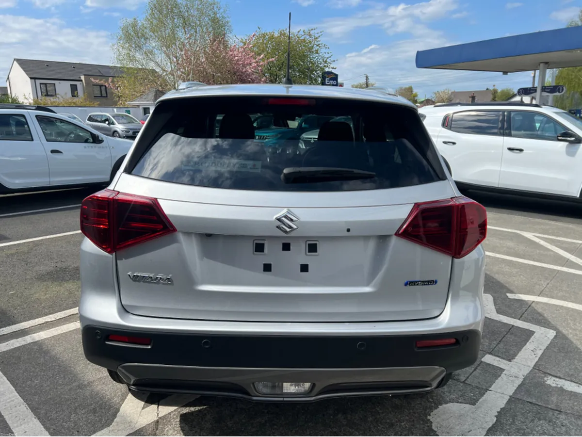 Suzuki Vitara 1.5  Full Hybrid AGS - Image 4