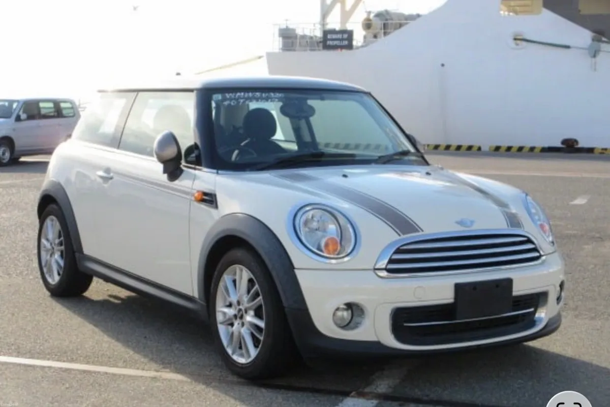 2013 Mini Cooper Perfect condition automatic - Image 3