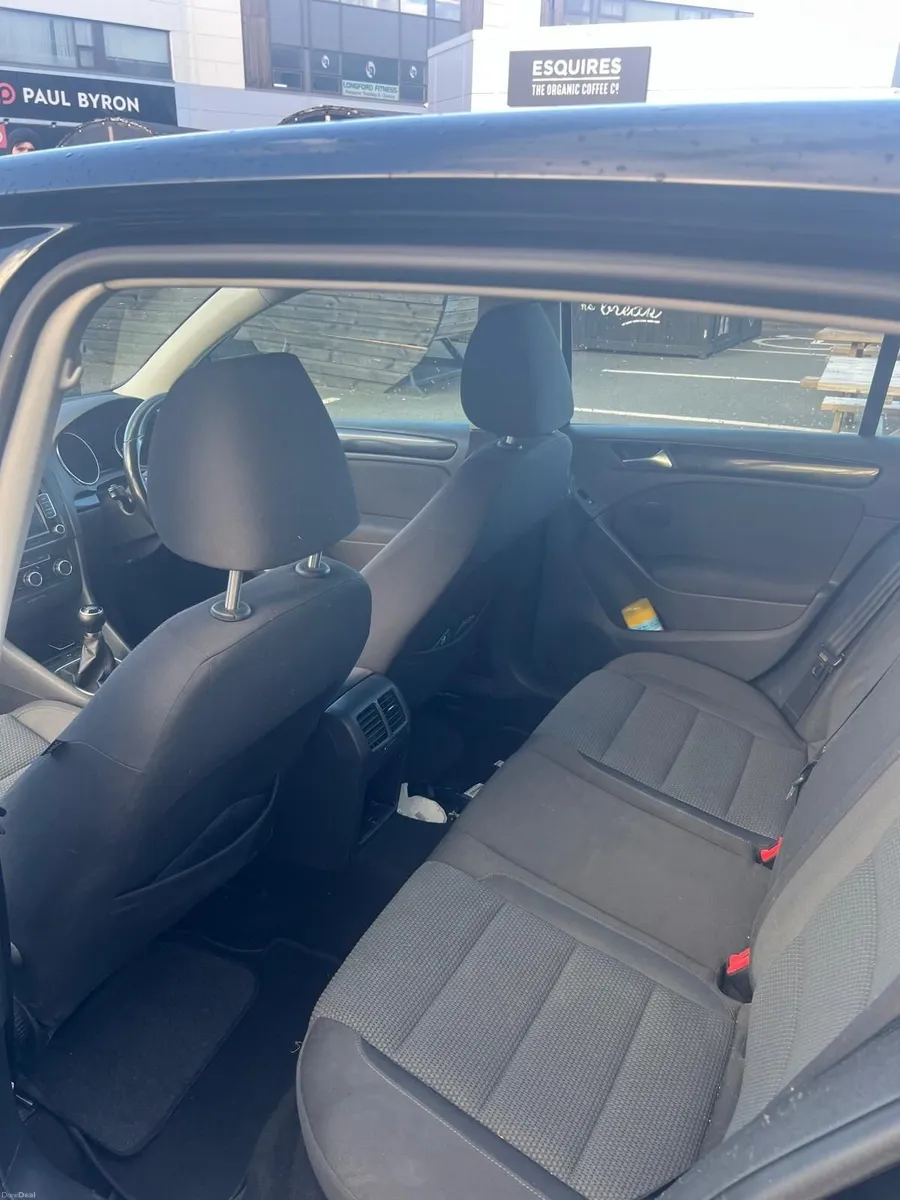 Volkswagen Golf 2010 - Image 4