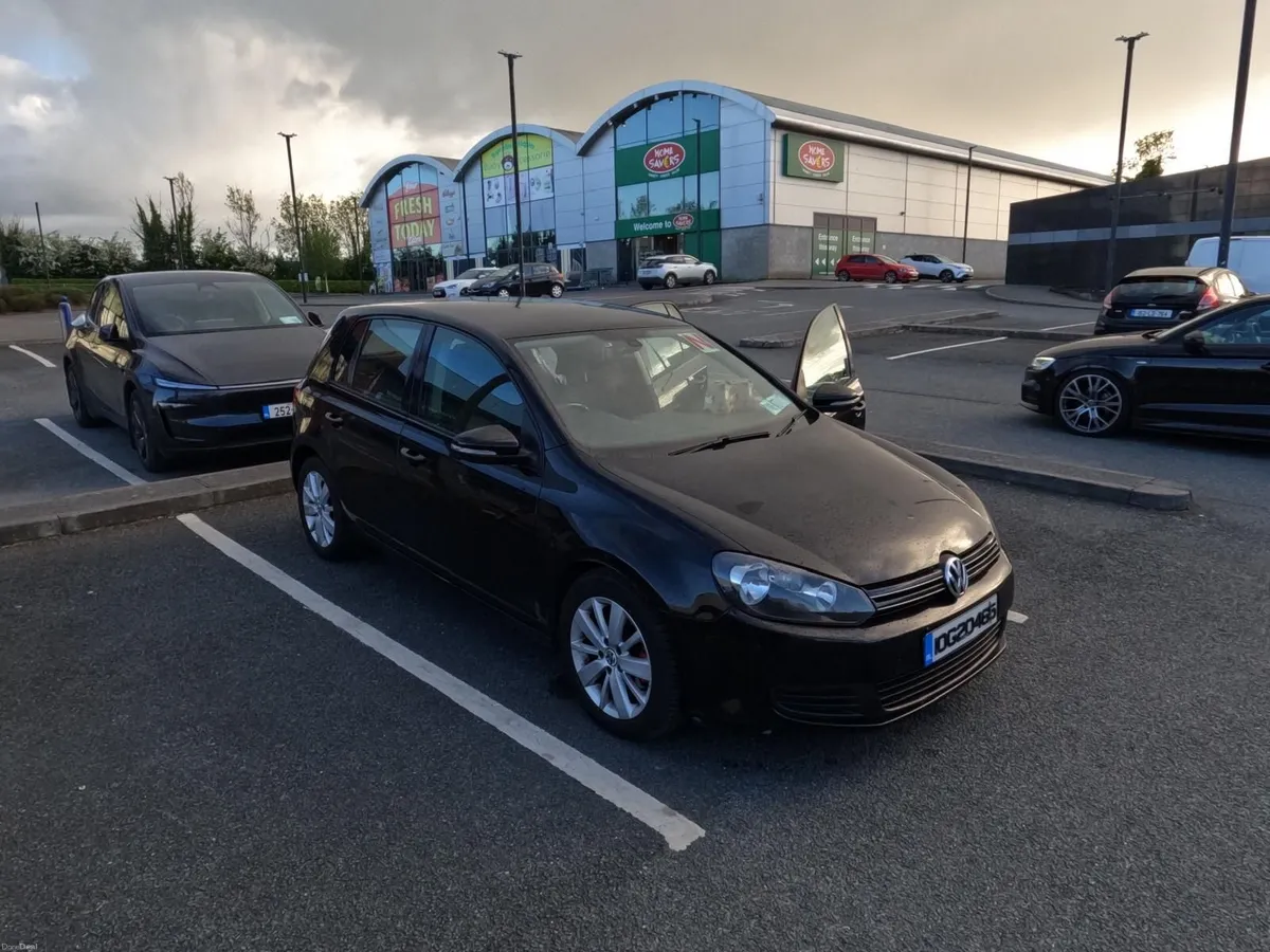 Volkswagen Golf 2010 - Image 2