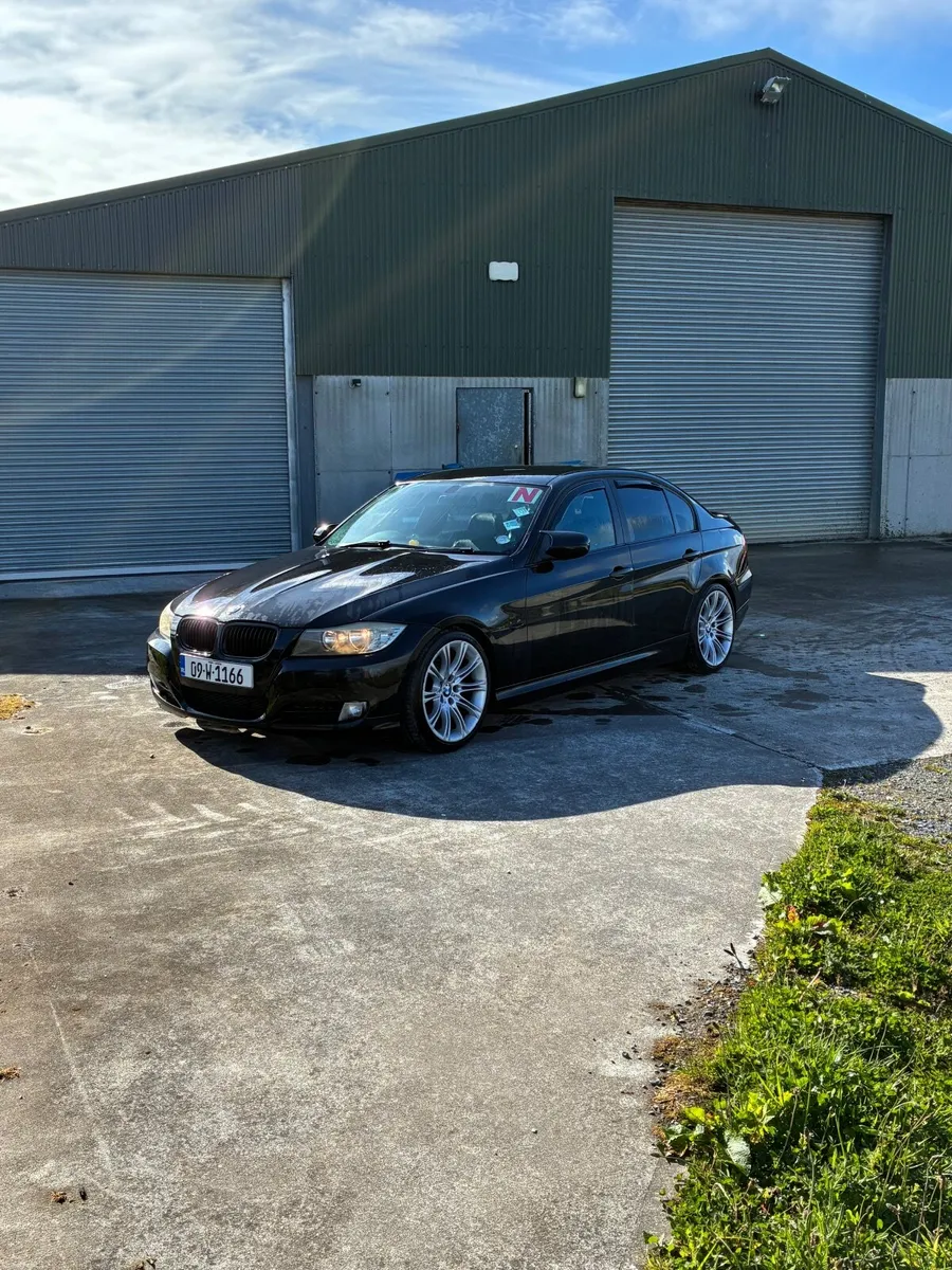 BMW 3-Series 2009 - Image 3
