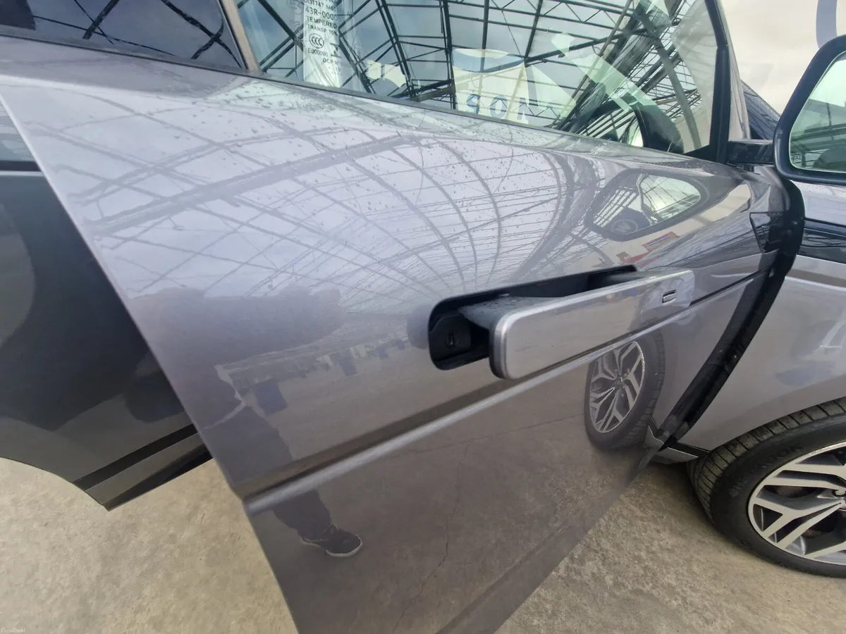 Range Rover Evoque 4x4 AUTO ,PAN ROOF 2YR WARRANTY - Image 4