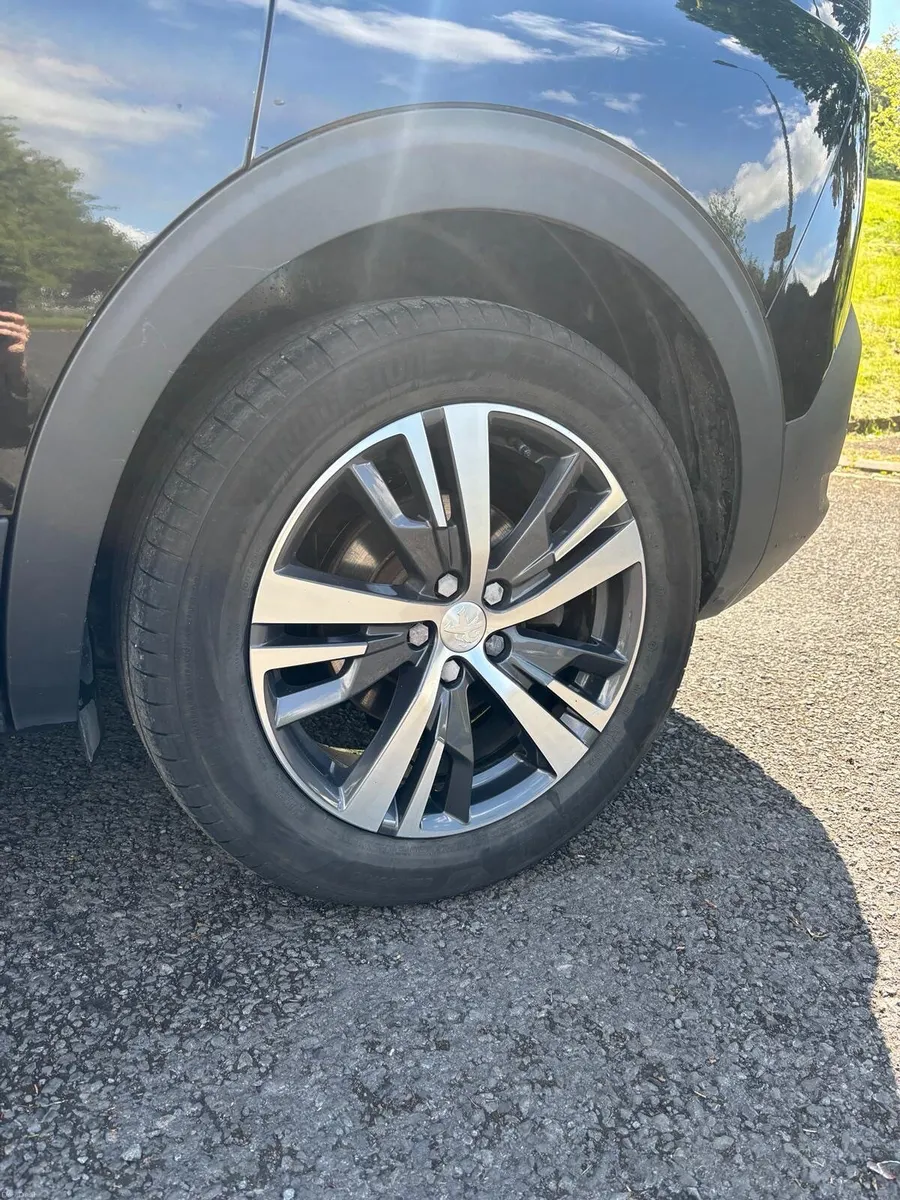Peugeot 5008 2023 - Image 2
