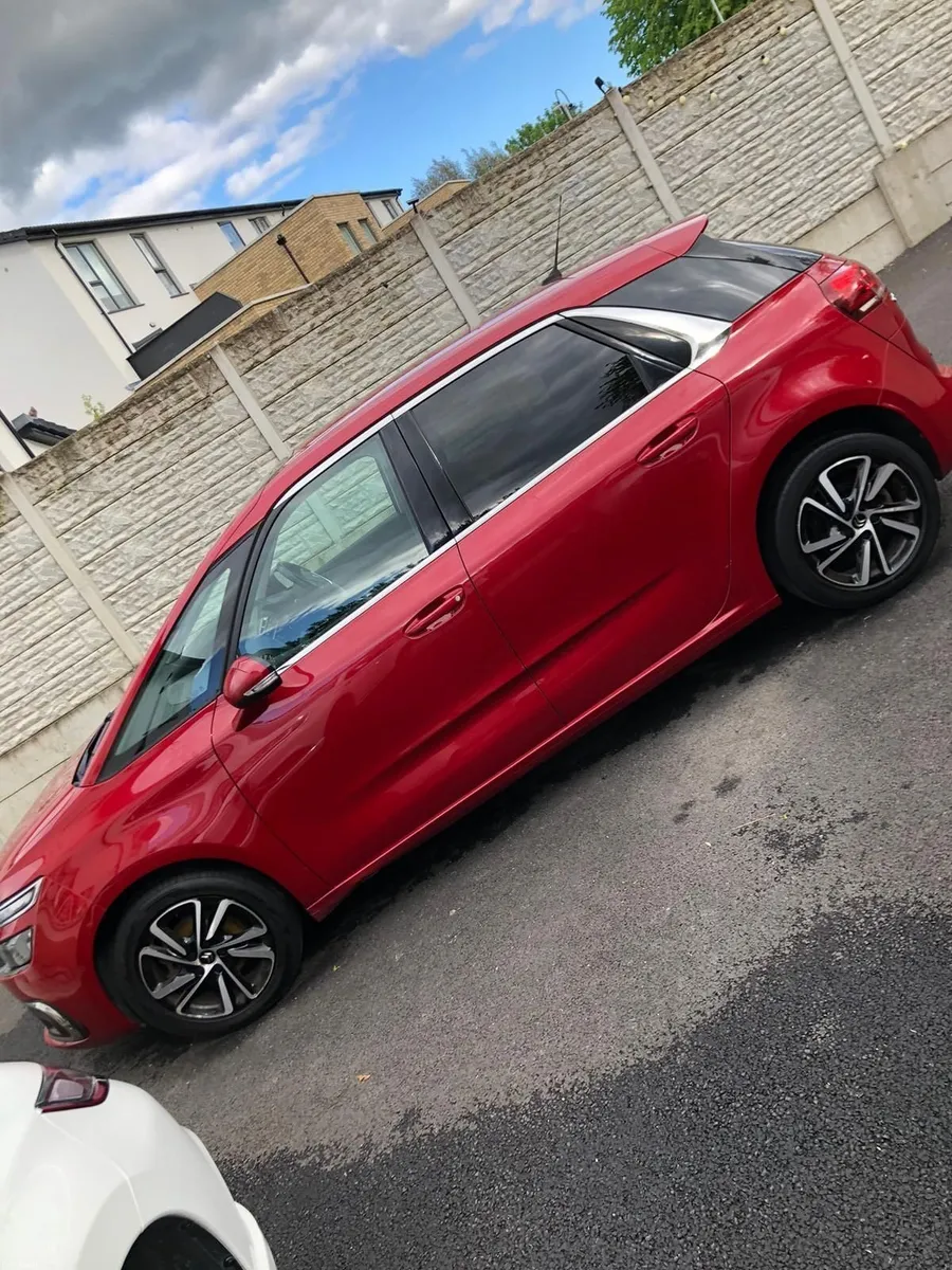 2018 Citroen C4 Feel Exclusive - Image 1