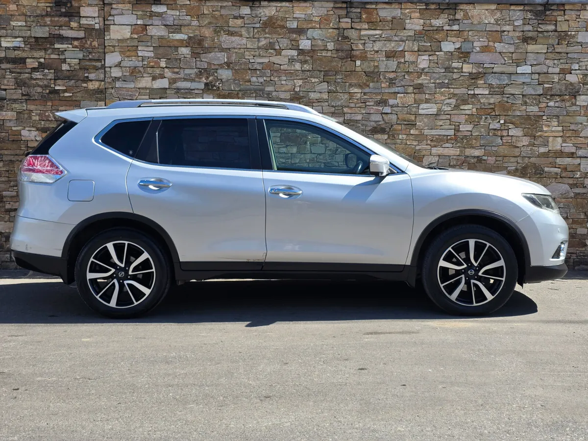 142 Nissan X-Trail 4x4 7 Seats Manual - Image 4