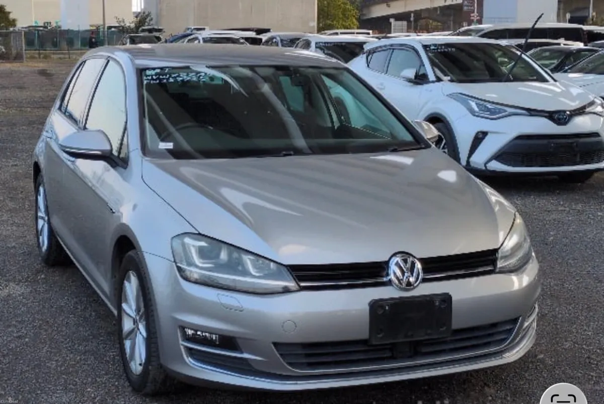 2015 VW Golf Lounge excellent condition Automatic - Image 2
