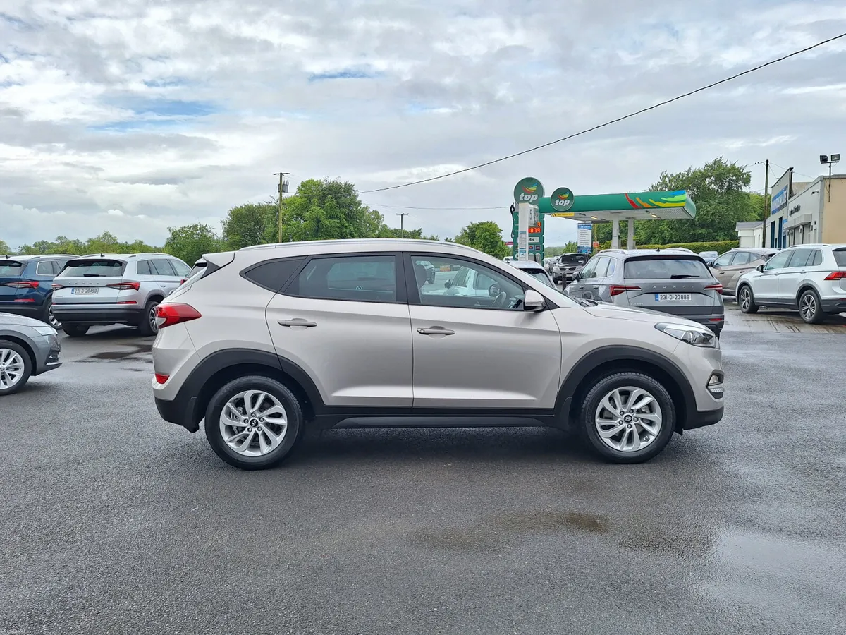 Hyundai Tucson 1.7 Comfort Plus *High Spec - Image 2