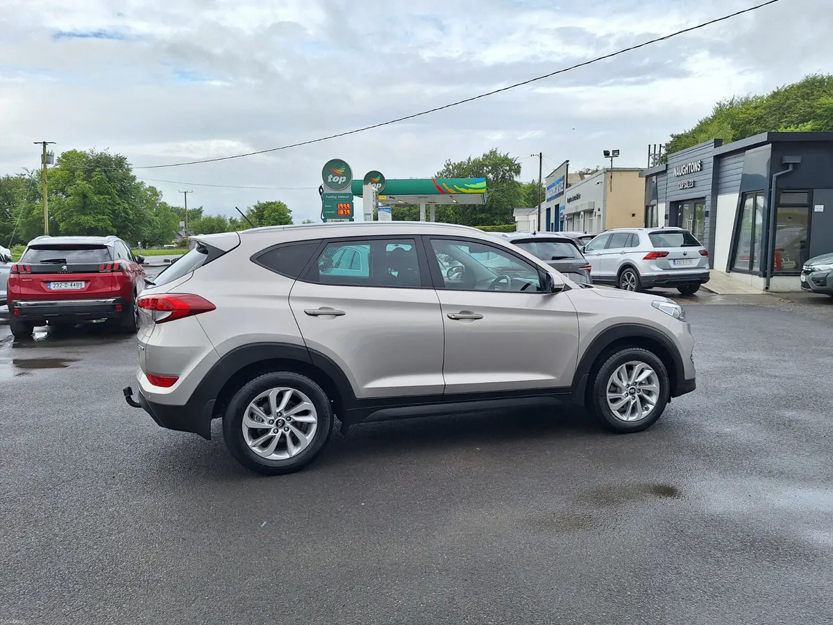 Hyundai Tucson 1.7 Comfort Plus *High Spec - Image 3