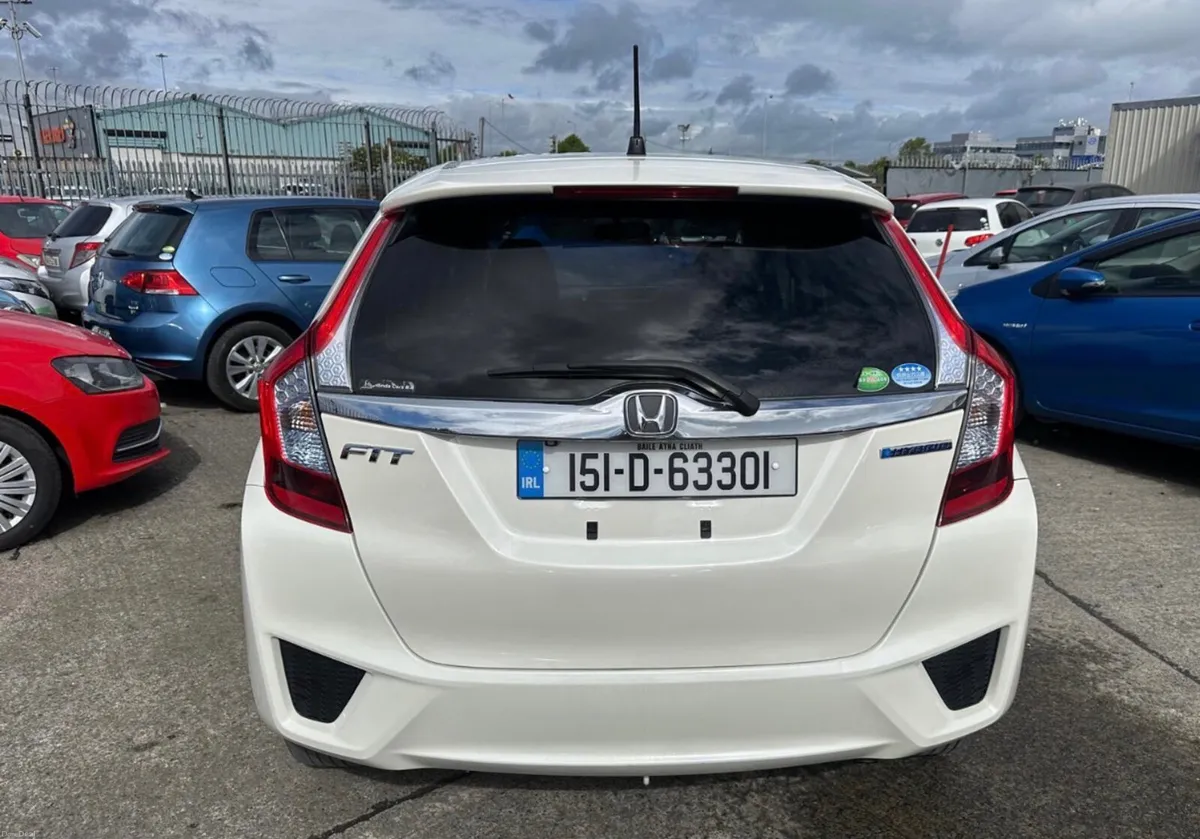 Honda Fit 2015 1.5 Hybrid Auto/ New Nct / warranty - Image 6