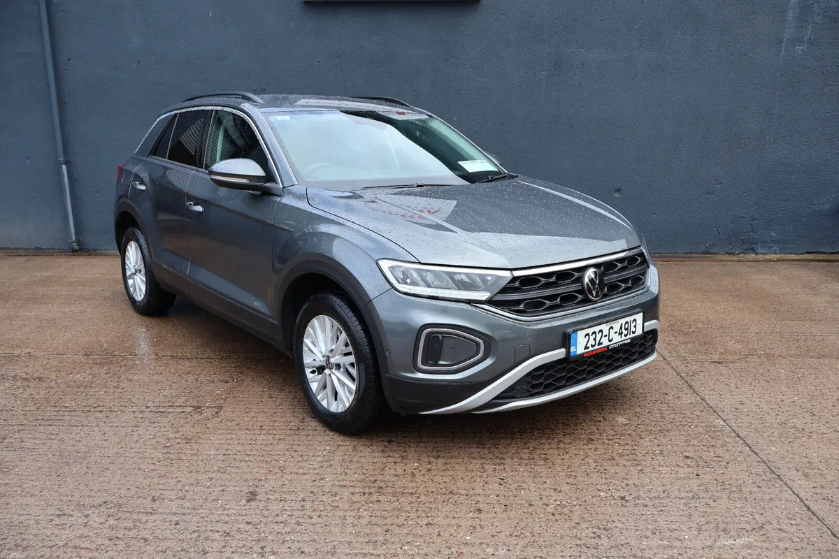 Volkswagen T-Roc Great Spec Exceptional Condition! - Image 3