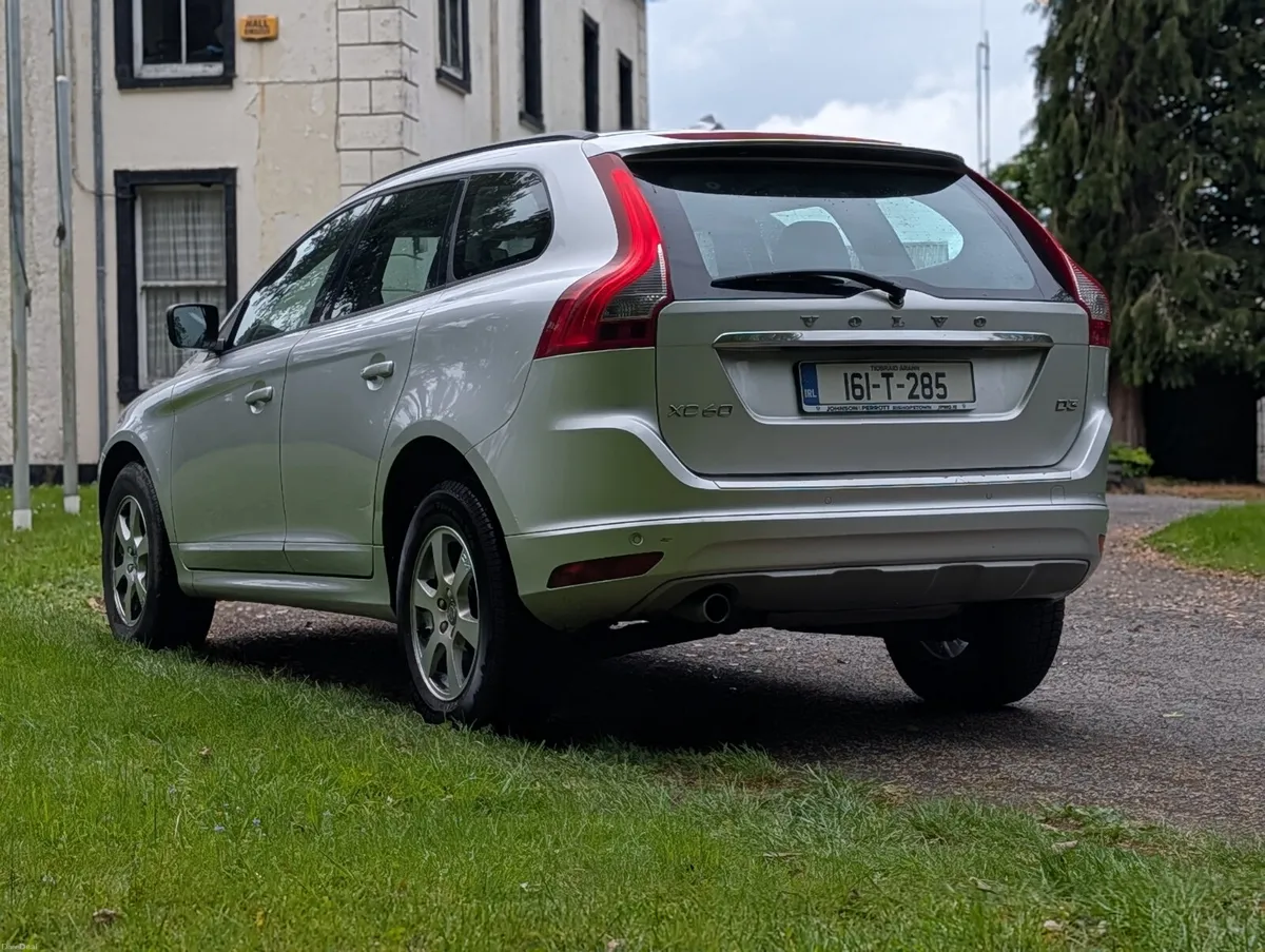 2016 Volvo XC60 2.0 Diesel warranty available - Image 4