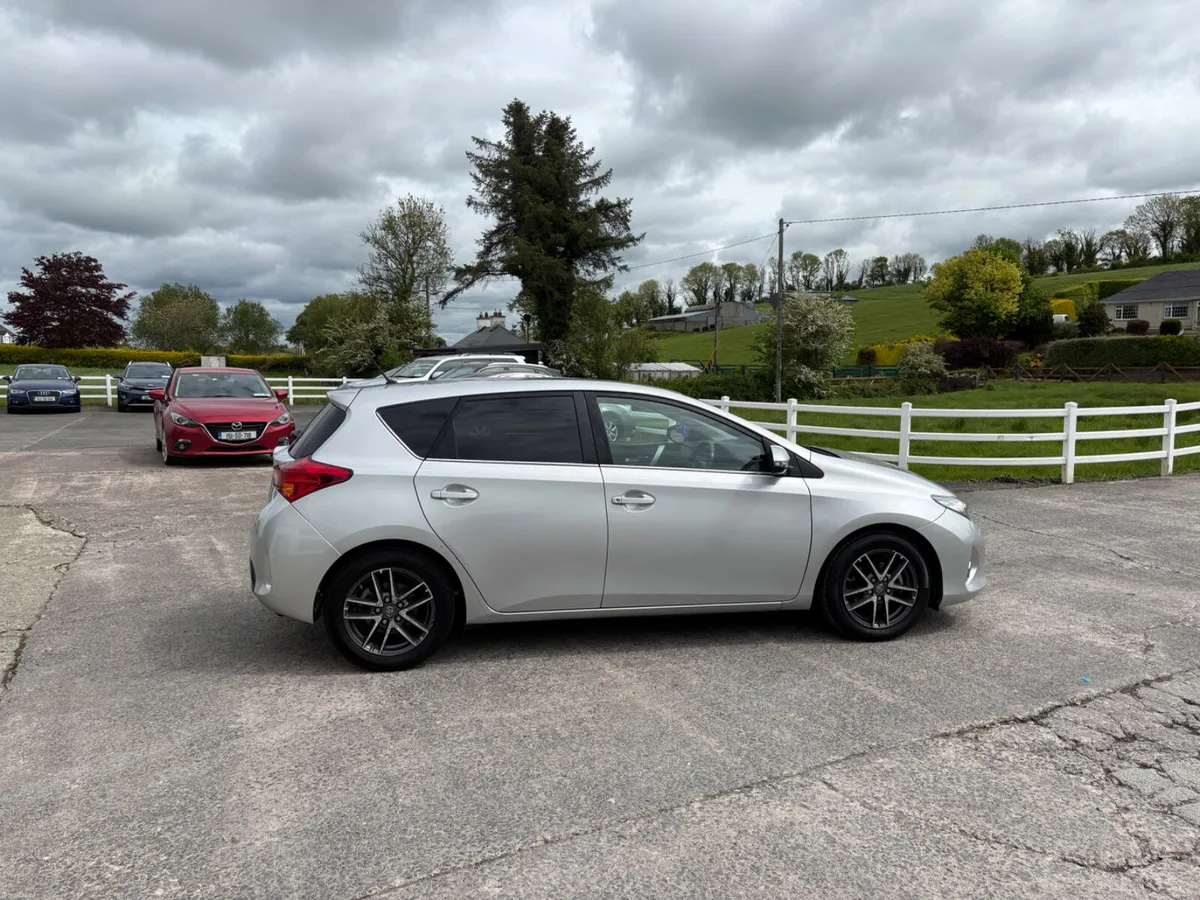 Toyota Auris 2015 - Image 4