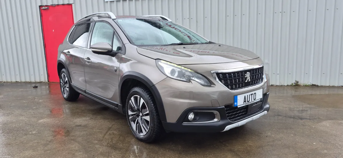 Peugeot 2008 automatic 1.2 allure low kms - Image 4