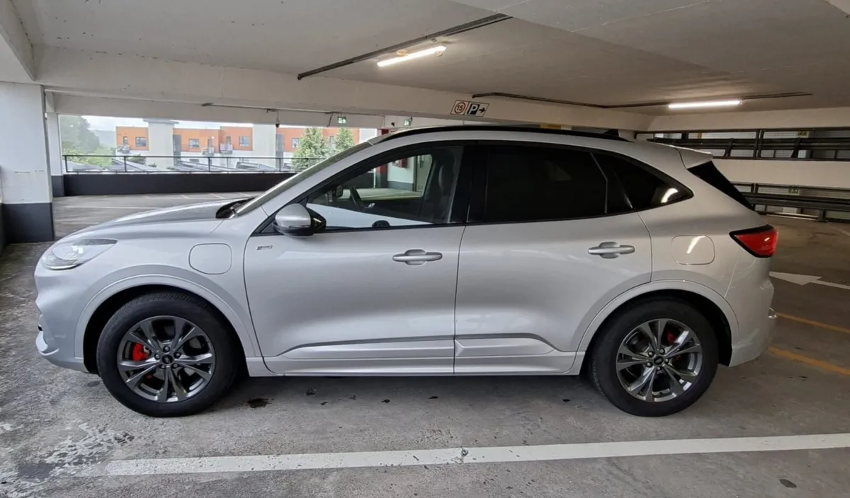 Ford Kuga PHEV ST Line - Image 3