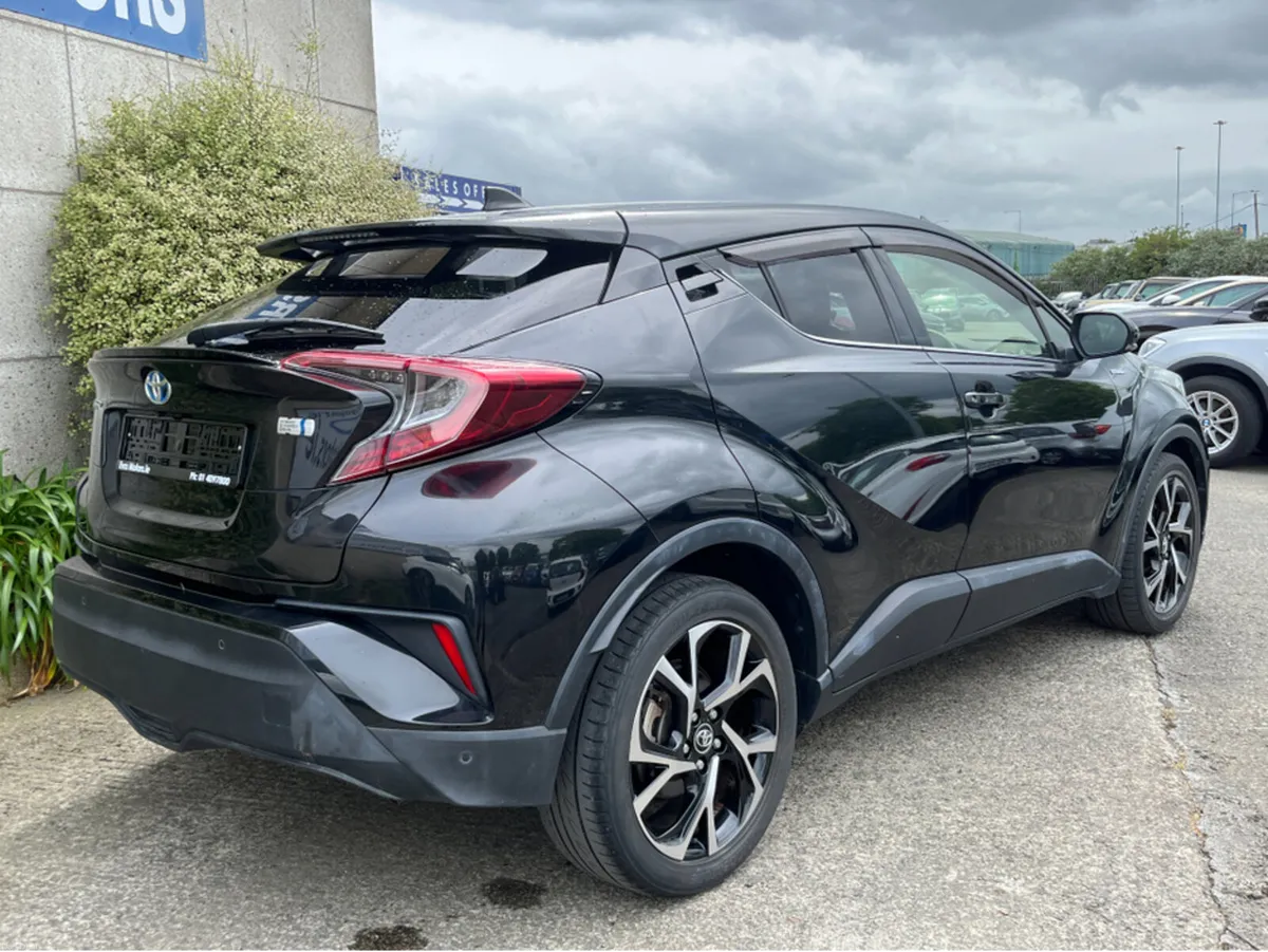 Toyota C-HR SOL HYBRID AUTOMATIC 1.8 PETROL //HALF - Image 4