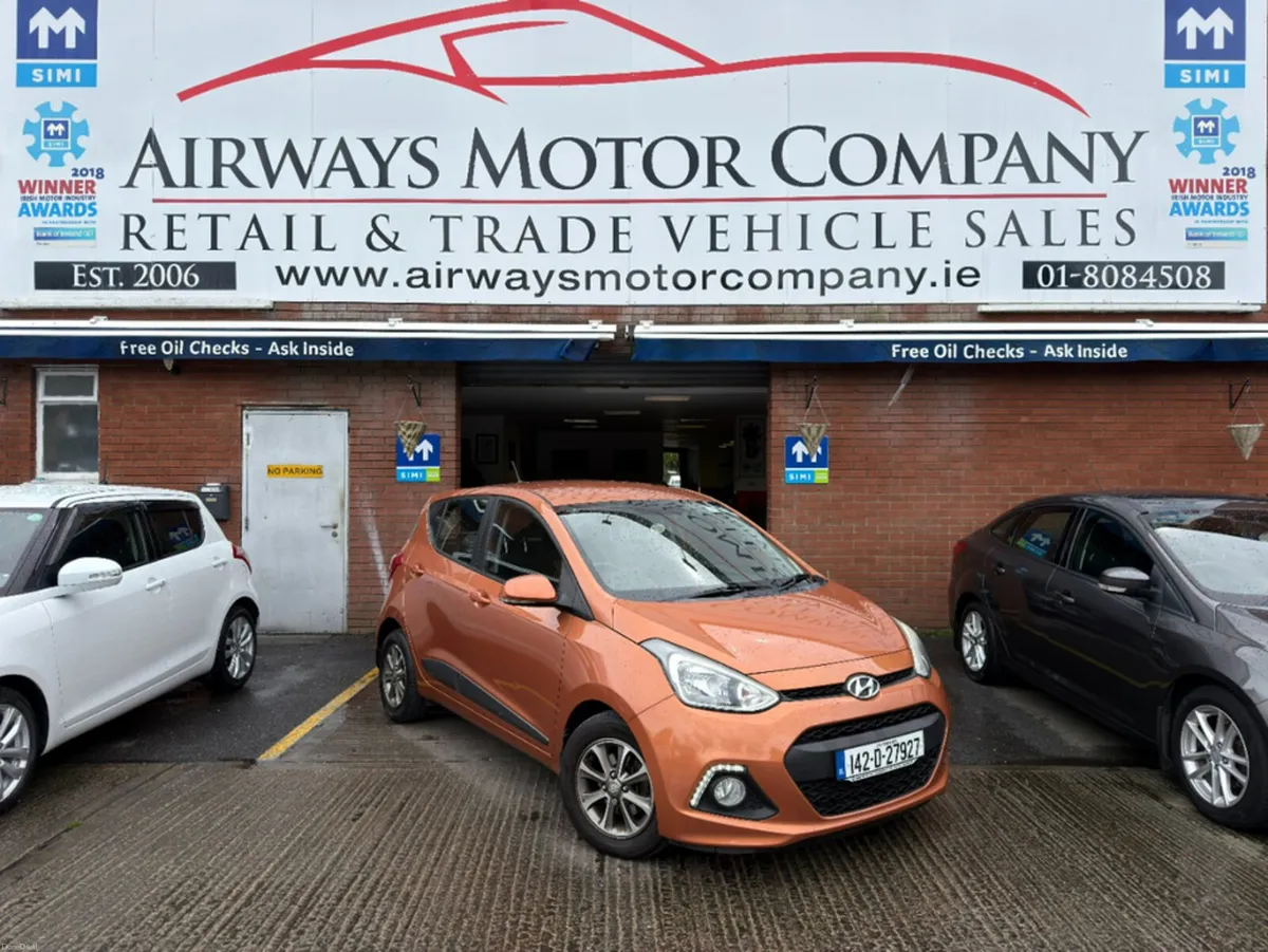 Hyundai i10 1.2 PREMIUM 5DR - LOW KMS - NEW NCT - Image 1
