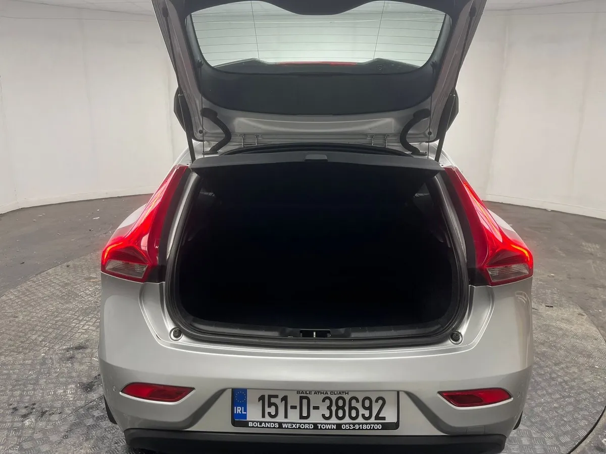 Volvo V40  Auto 1.6 Diesel - Image 4