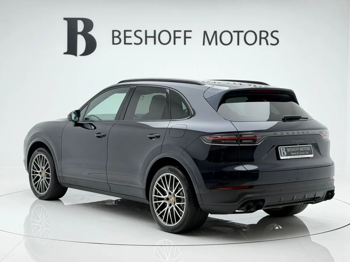 Porsche Cayenne 3.0 V6 PLATINUM EDITION=HUGE SPEC/ - Image 3
