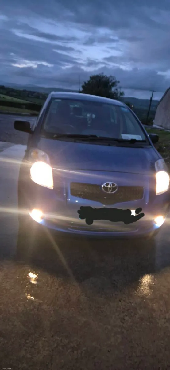 07 Toyota Yaris - Image 1