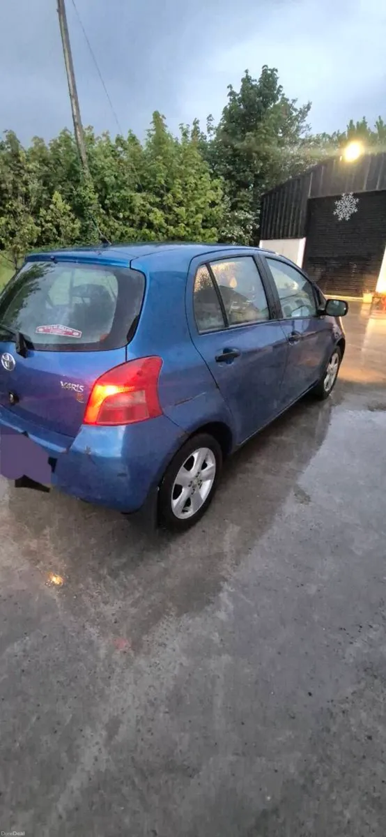 07 Toyota Yaris - Image 3