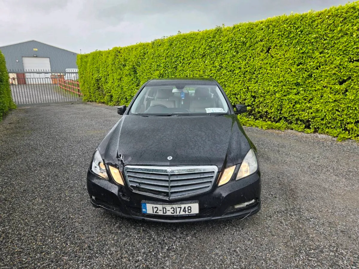 Mercedes E-Class automatic €2700 - Image 2