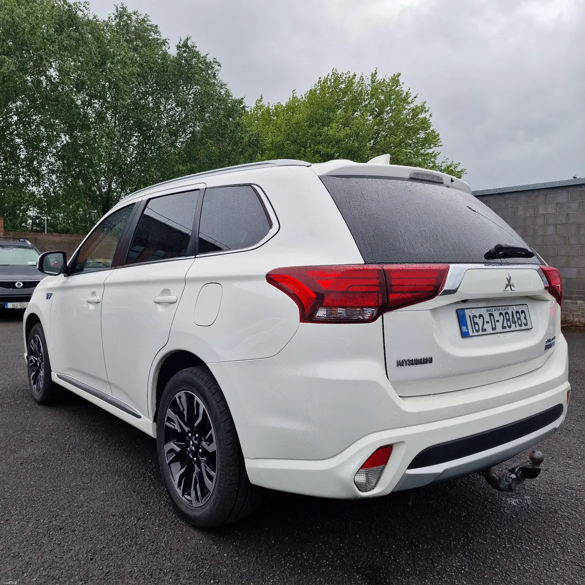 Mitsubishi Outlander 2016 High Specs Low Miles 4WD - Image 5