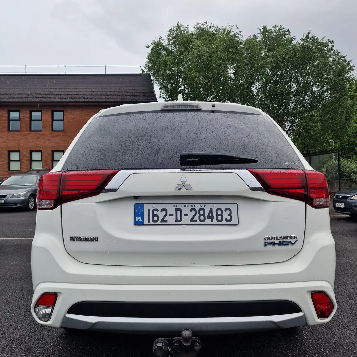 Mitsubishi Outlander 2016 High Specs Low Miles 4WD - Image 3