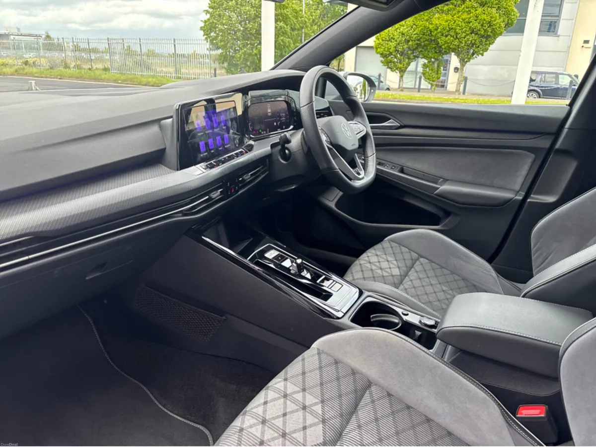 Volkswagen Golf R-LINE 1.5 TSI MHEV 130HP*SUNROOF* - Image 2