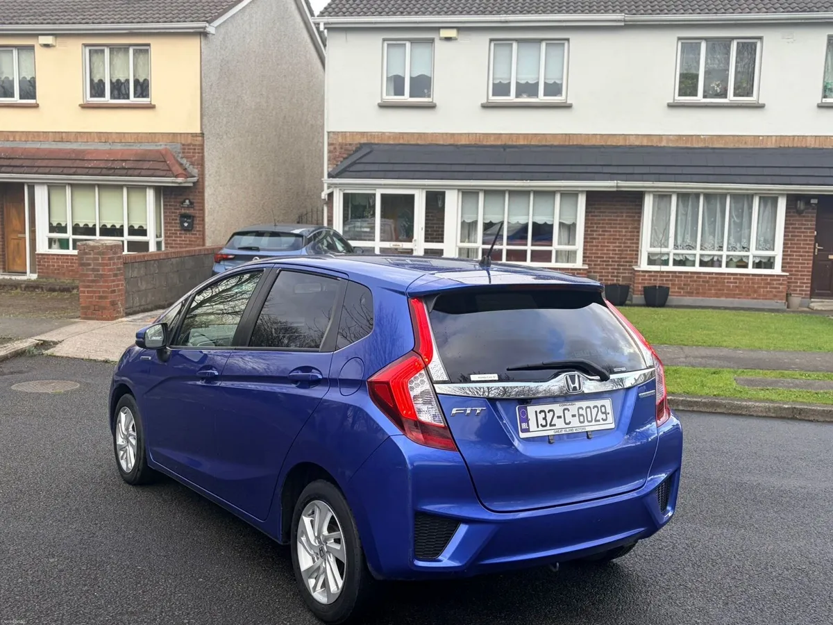 2013 Honda Fit Hybrid - Image 4