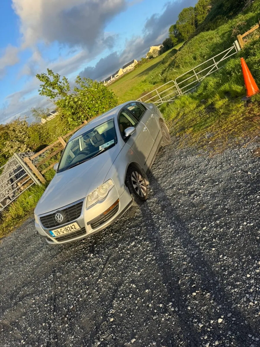 Volkswagen Passat - Image 2