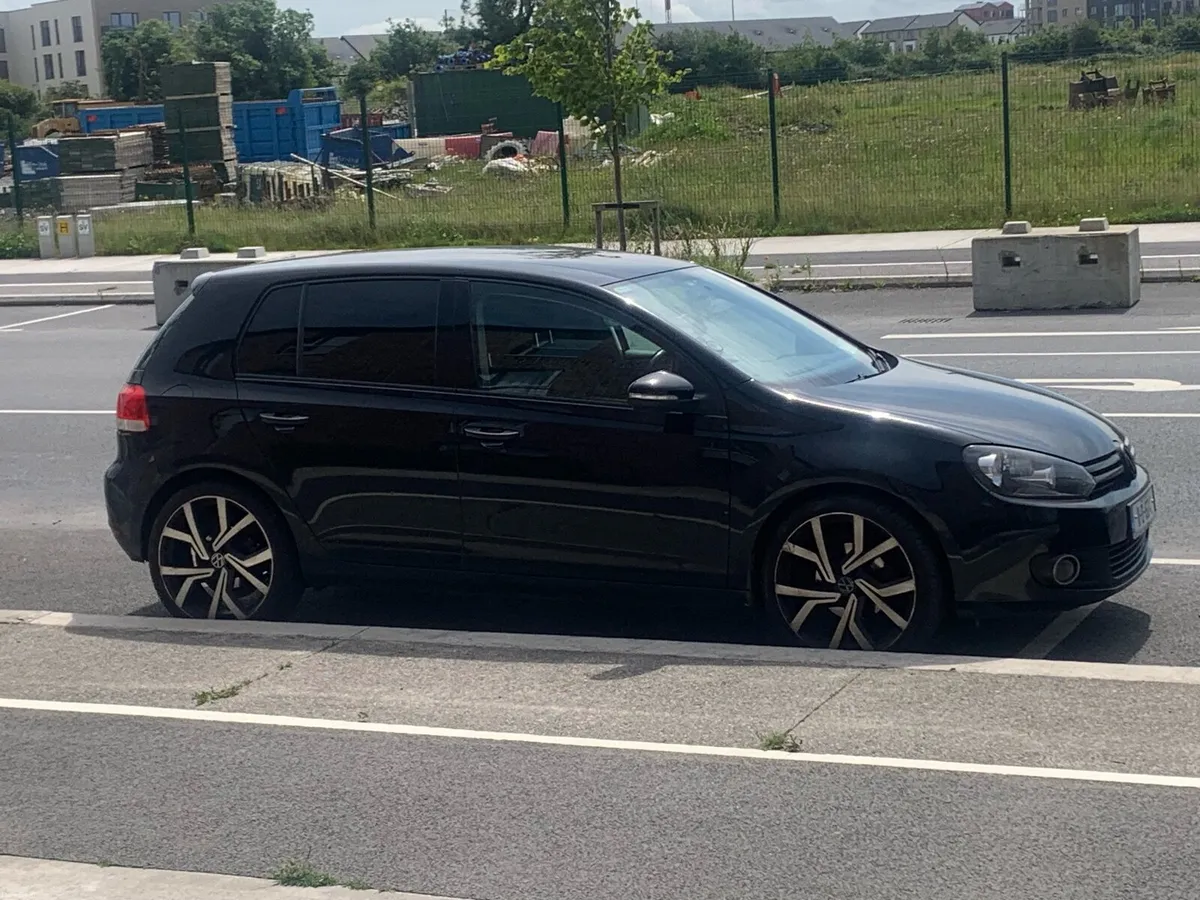 Volkswagen Golf 2011 - Image 1