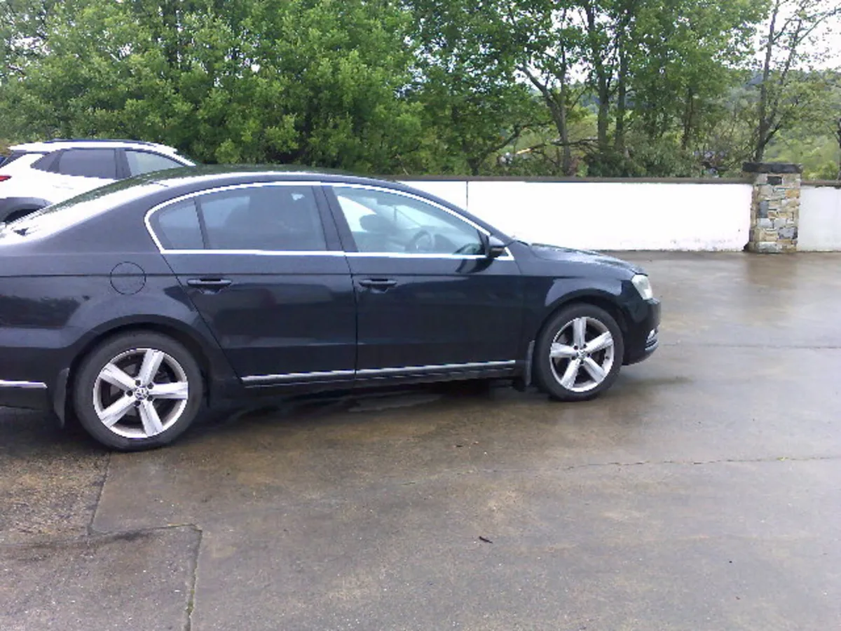 Volkswagen Passat 2012 - Image 4