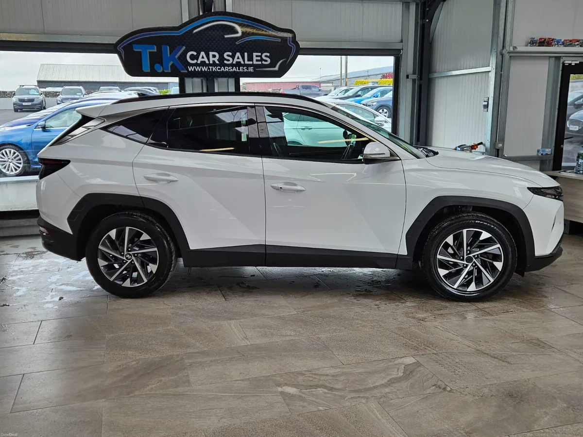21 HYNDAI TUCSON EXECUTIVE PLUS 1 OWNER 45K KMS- - Image 2