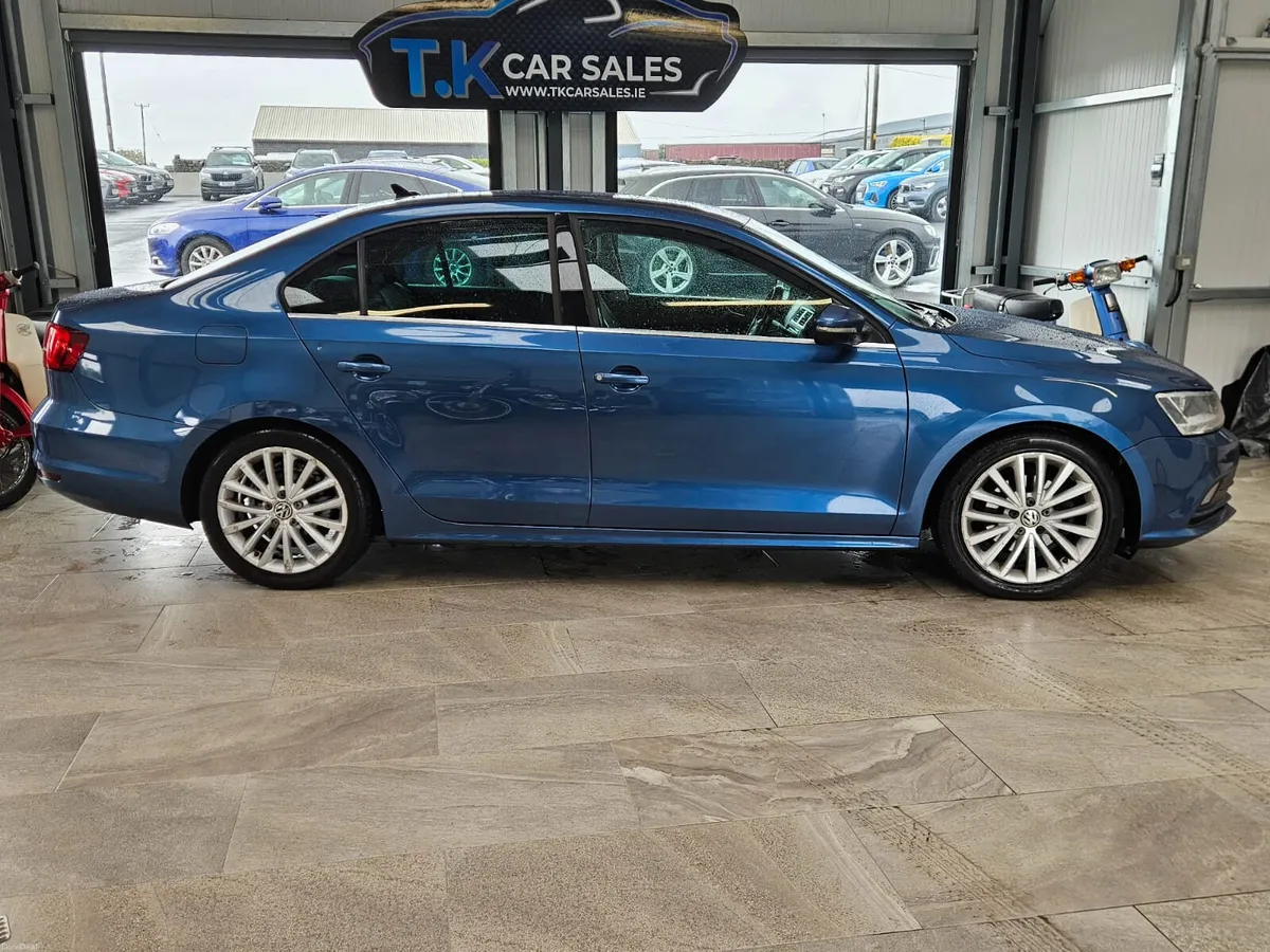 17 VOLKSWAGEN JETTA AUTOMATIC 2.0 DIESEL - Image 2