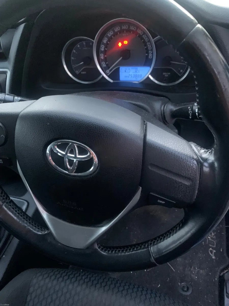Toyota Auris 2014  very good condition - Image 2