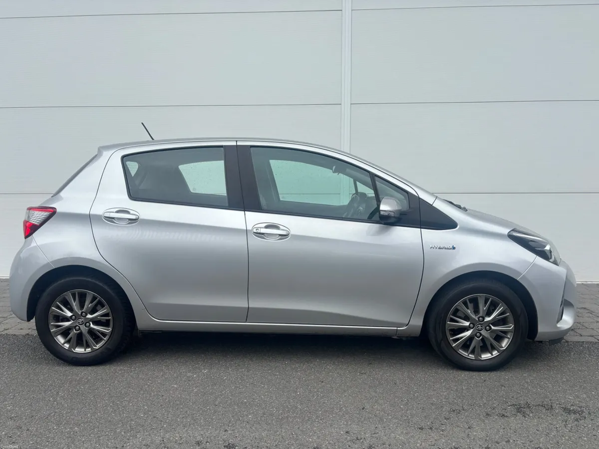 2018 TOYOTA YARIS LUNA HYBRID FSH NCT - Image 4