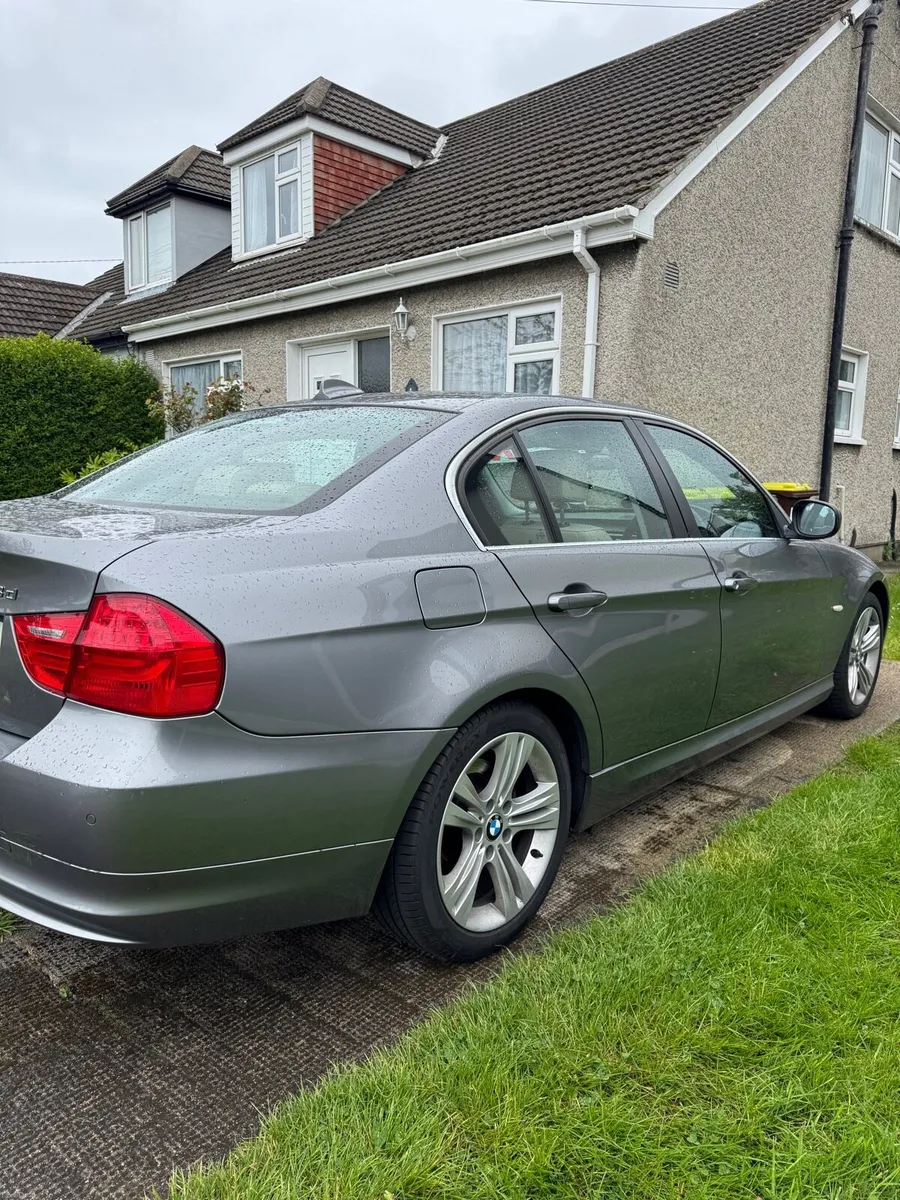 BMW 318d Automatic - Image 4
