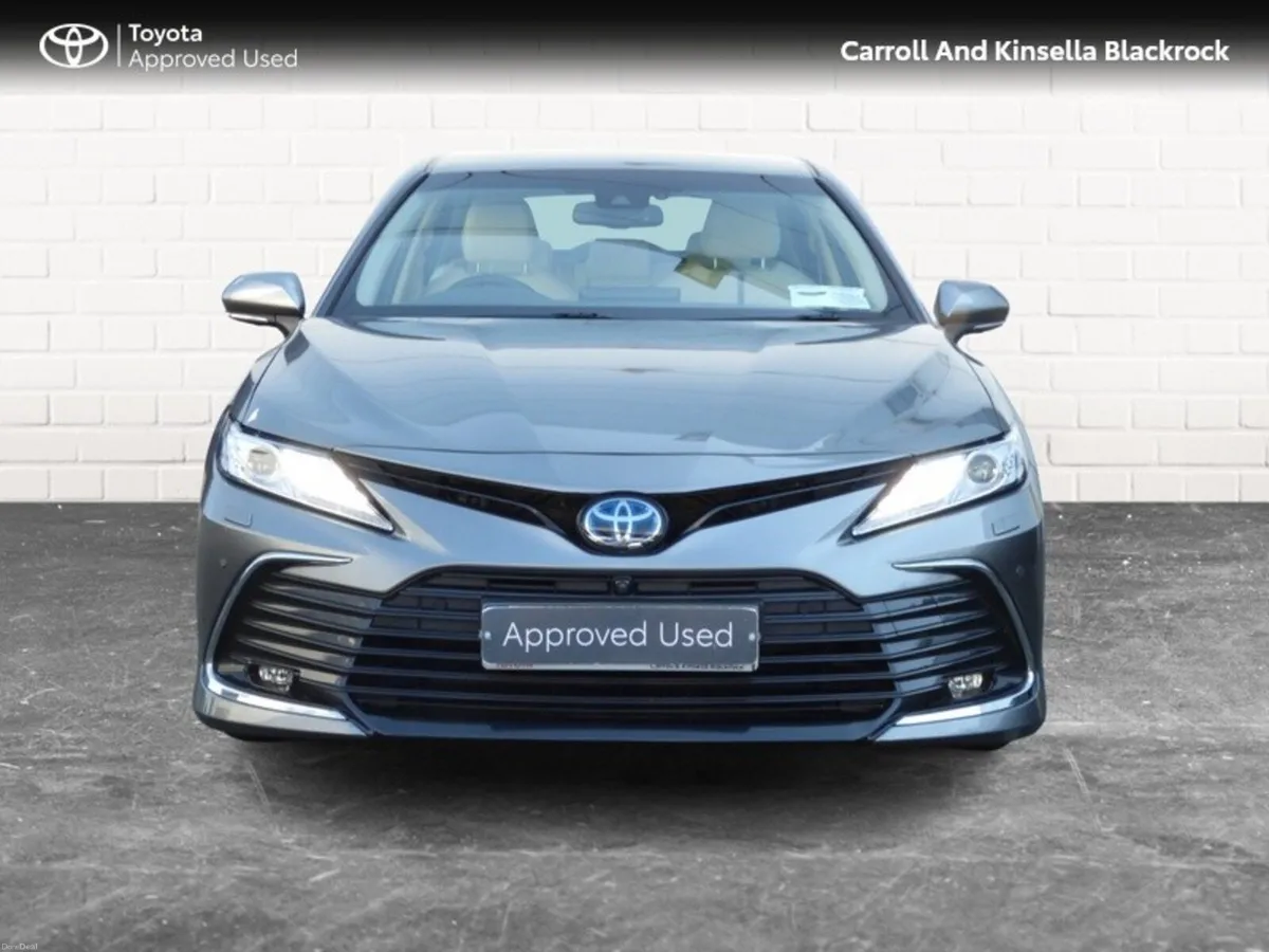 Toyota Camry Hybrid Platinum - Image 5