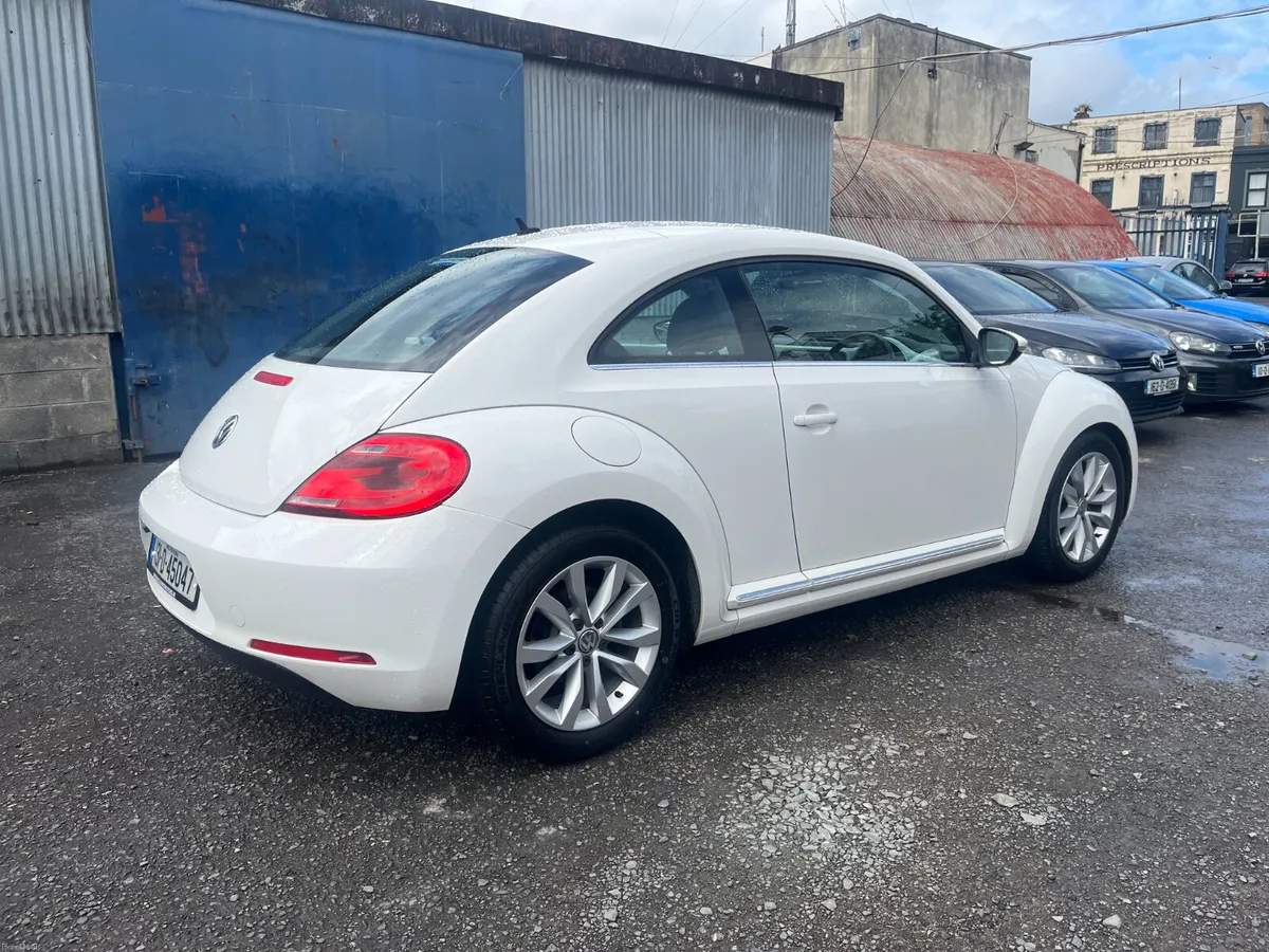 2013 VOLKSWAGEN BEETLE, FULL LEATHER, AUTOMATIC - Image 3