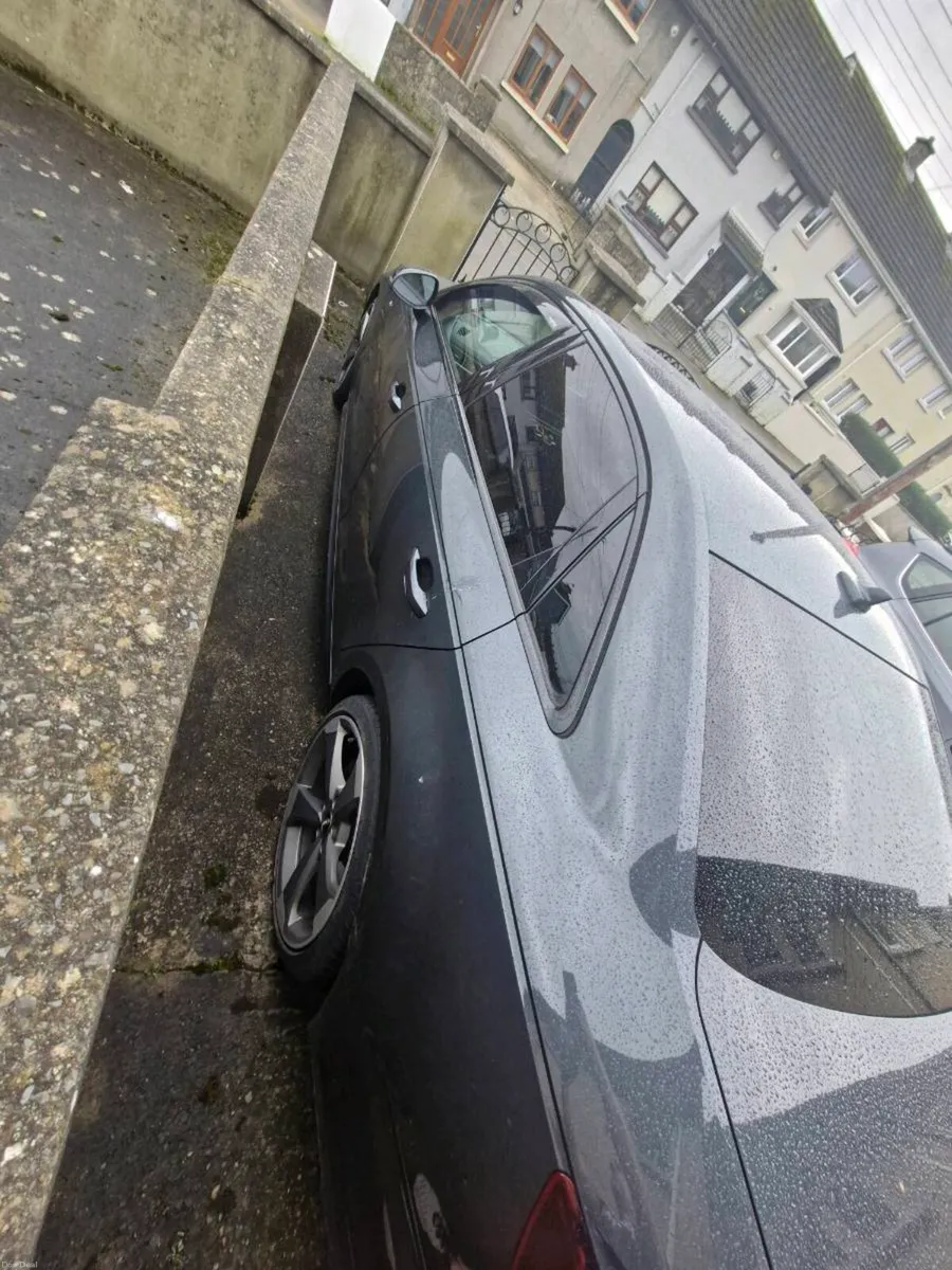 Audi A4 Black Edition - Image 2