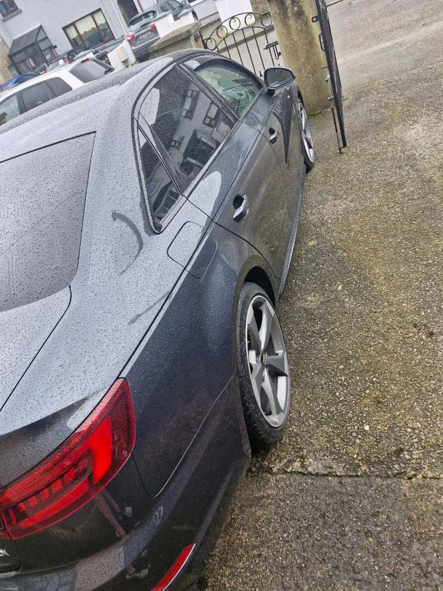 Audi A4 Black Edition - Image 3