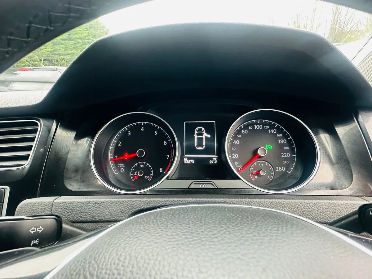 Volkswagen Golf 2016 32K Miles Leather & Car play - Image 6