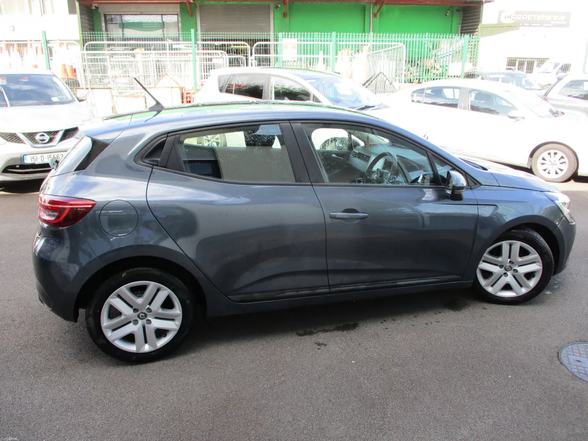 Renault Clio Dynamique TCE  2022 - Image 4