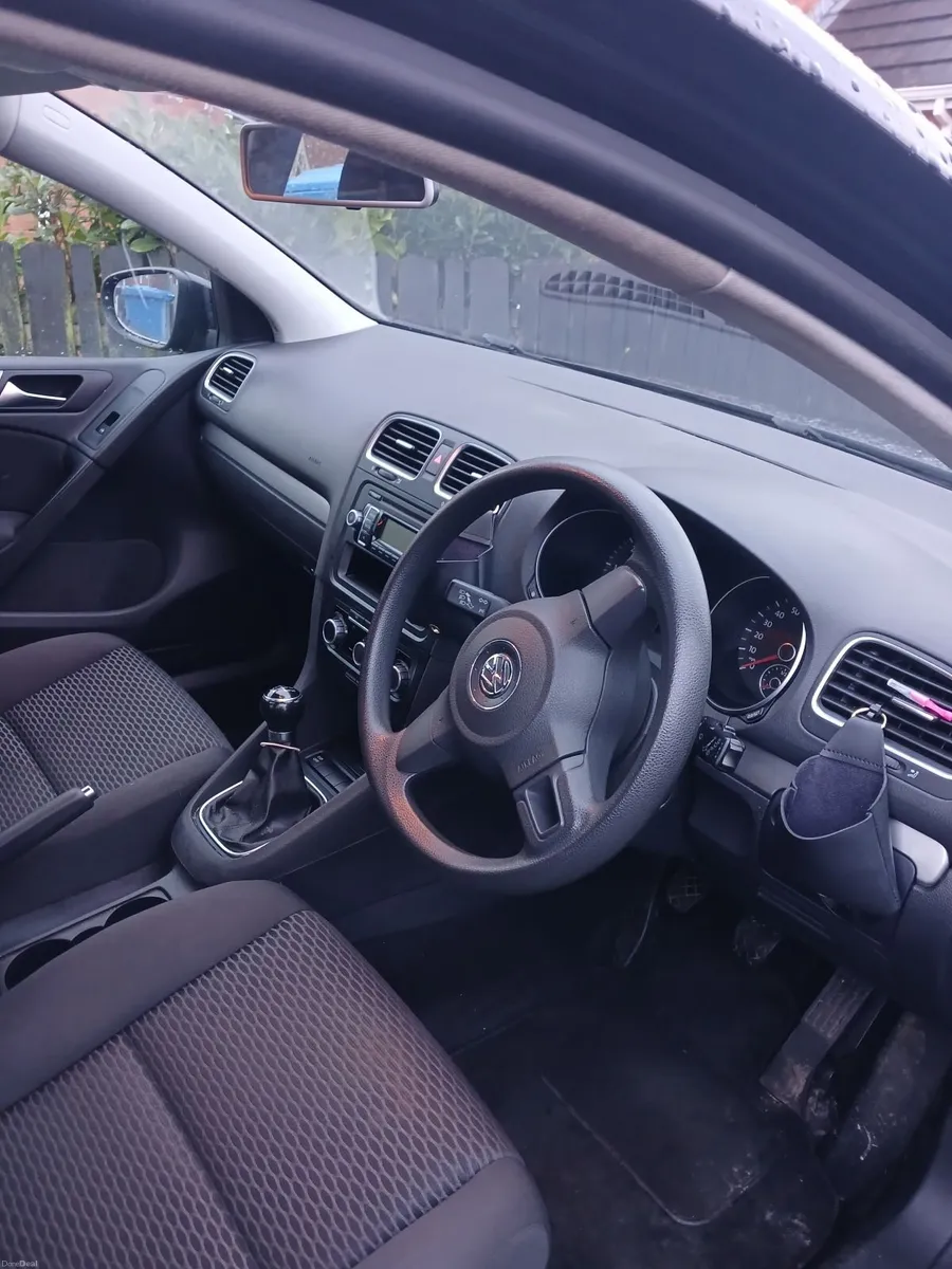 Volkswagen Golf 2010 - Image 4