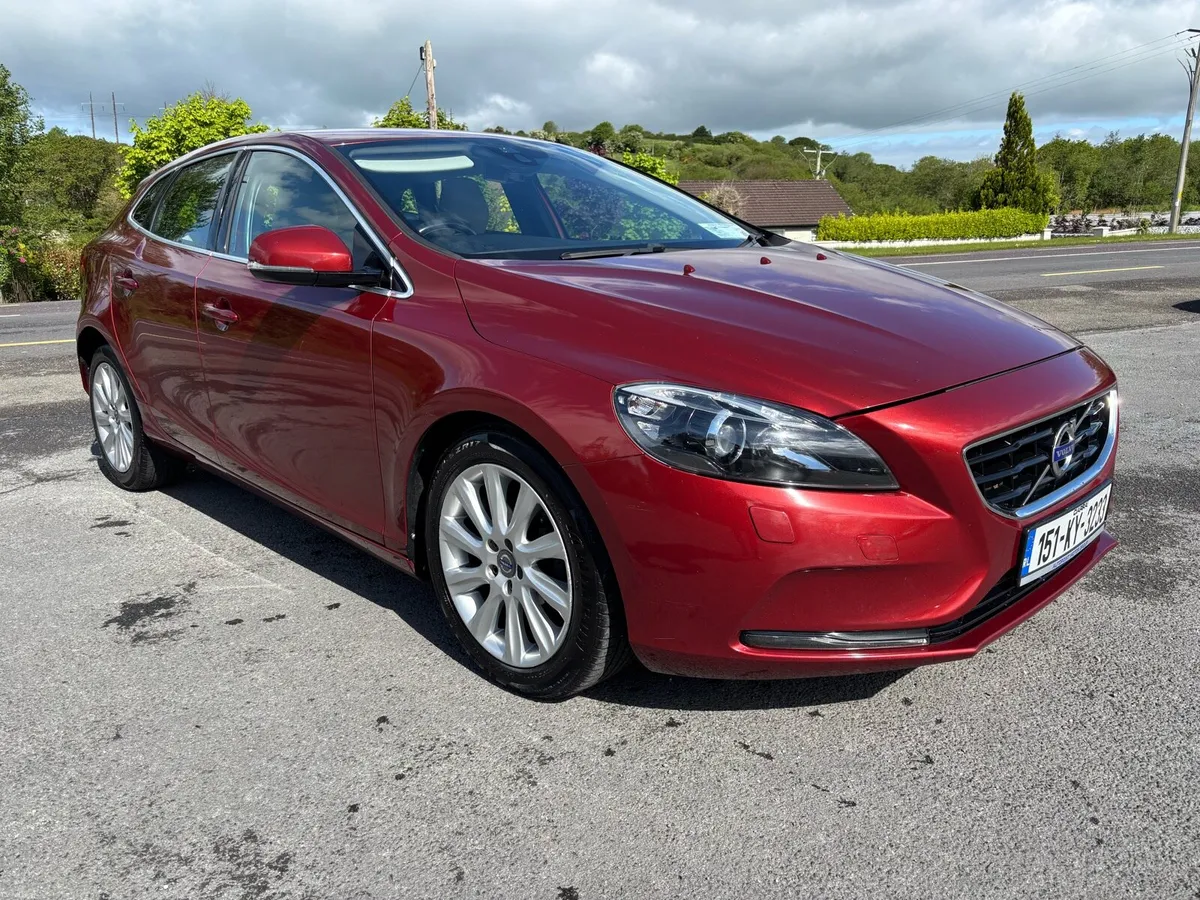 151 VOLVO V40 1.6 D2 LUX (115bhp) NCT 08-27 - Image 2