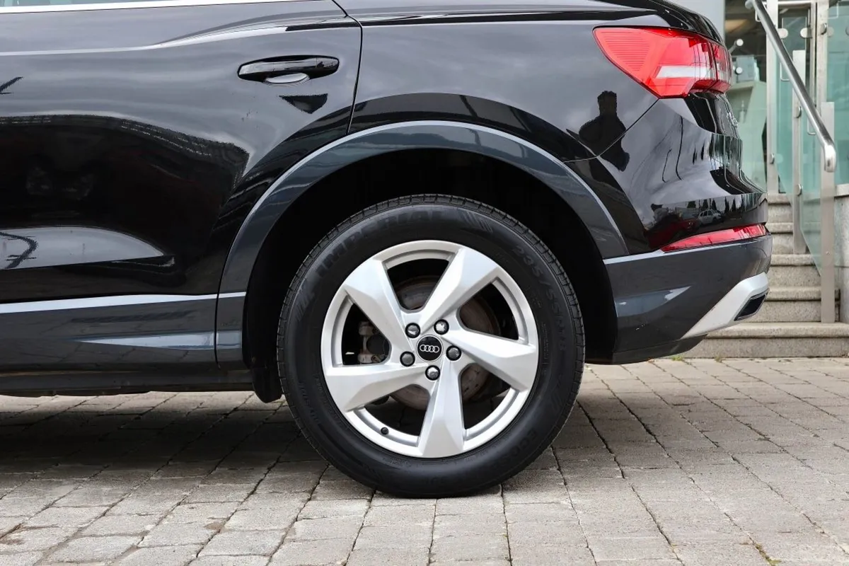 Audi Q3 35 TDI 150HP S Tronic SE - Image 4