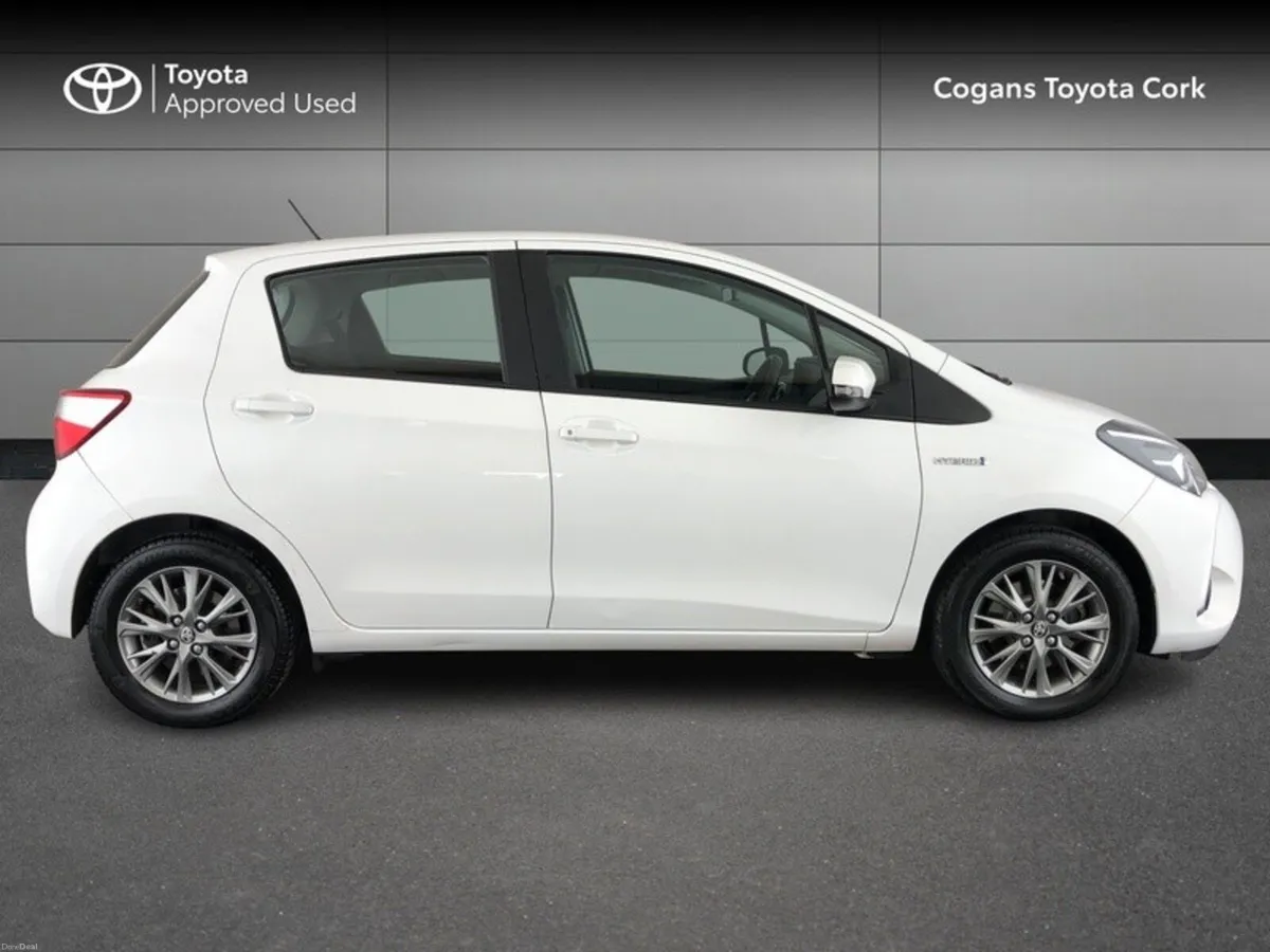 Toyota Yaris HY HYBRID 5DR LUNA 4DR AUTO - Image 3